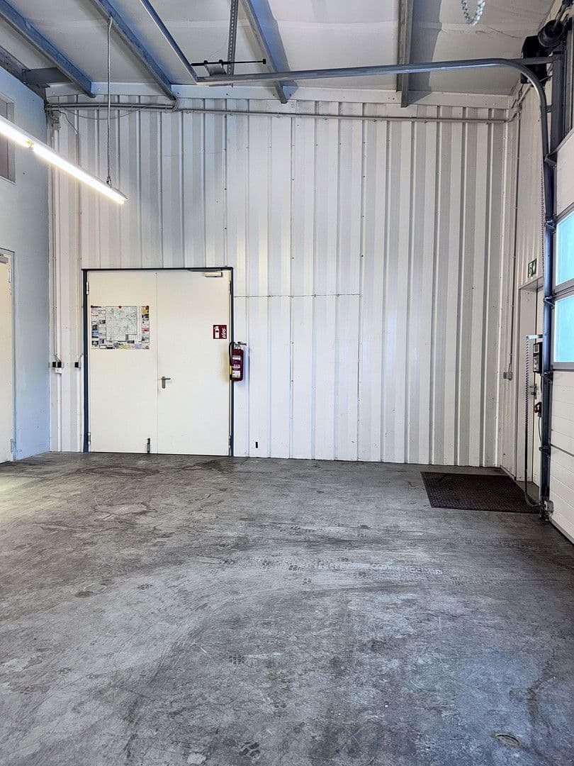 Pronájem nebytového prostoru 183 m², Thiendorf, Sasko Pronájem nebytového prostoru 183 m², Thiendorf, Sasko