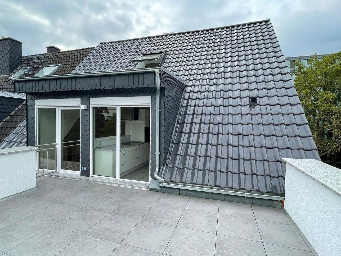 Pronájem bytu 3+1 81 m², Frankfurt am Main, Hessen Pronájem bytu 3+1 81 m², Frankfurt am Main, Hessen