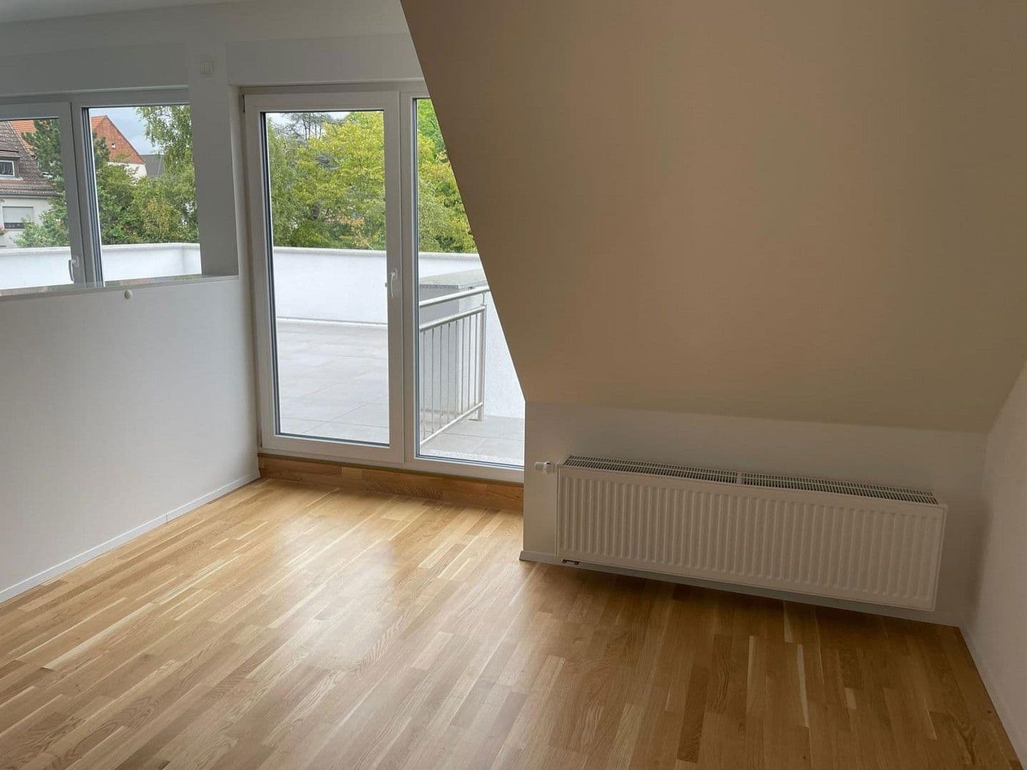 Pronájem bytu 3+1 81 m², Frankfurt am Main, Hessen Pronájem bytu 3+1 81 m², Frankfurt am Main, Hessen