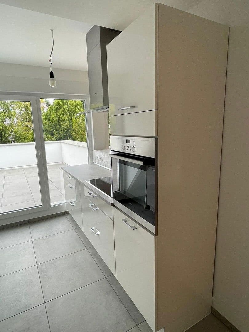 Pronájem bytu 3+1 81 m², Frankfurt am Main, Hessen Pronájem bytu 3+1 81 m², Frankfurt am Main, Hessen