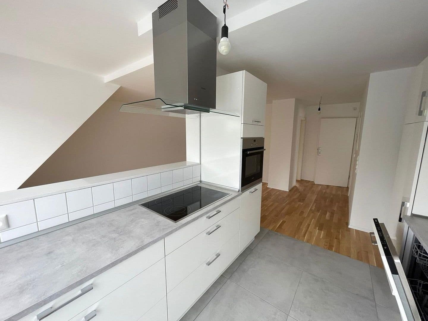 Pronájem bytu 3+1 81 m², Frankfurt am Main, Hessen Pronájem bytu 3+1 81 m², Frankfurt am Main, Hessen