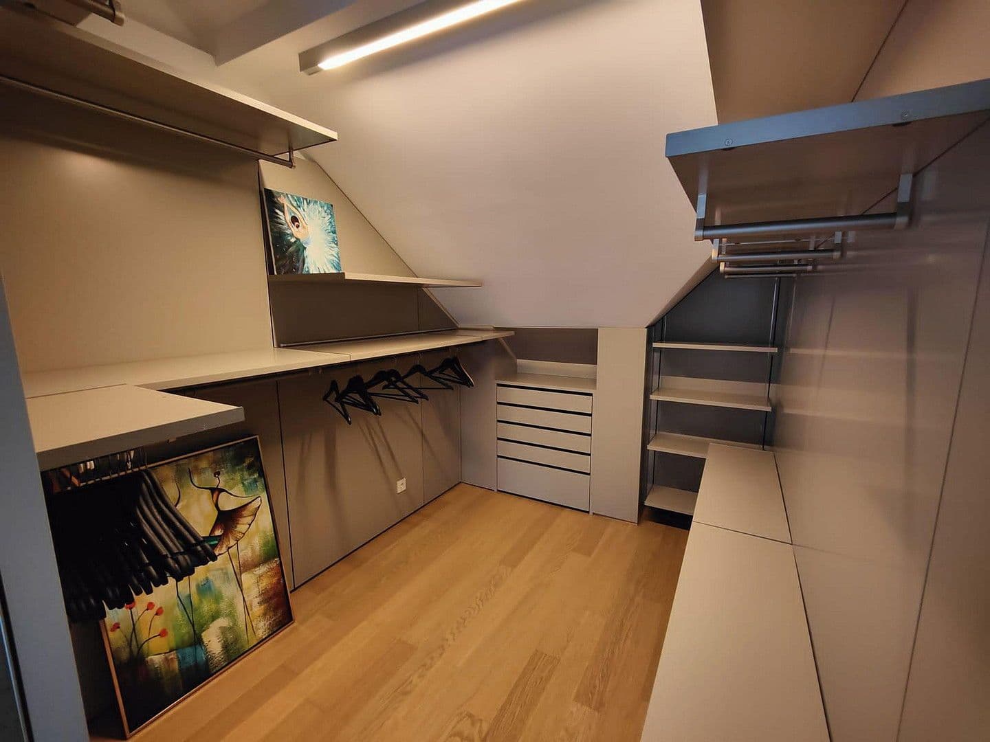 Pronájem bytu 5+1 224 m², Düsseldorf, Severní Porýní-Vestfálsko Pronájem bytu 5+1 224 m², Düsseldorf, Severní Porýní-Vestfálsko