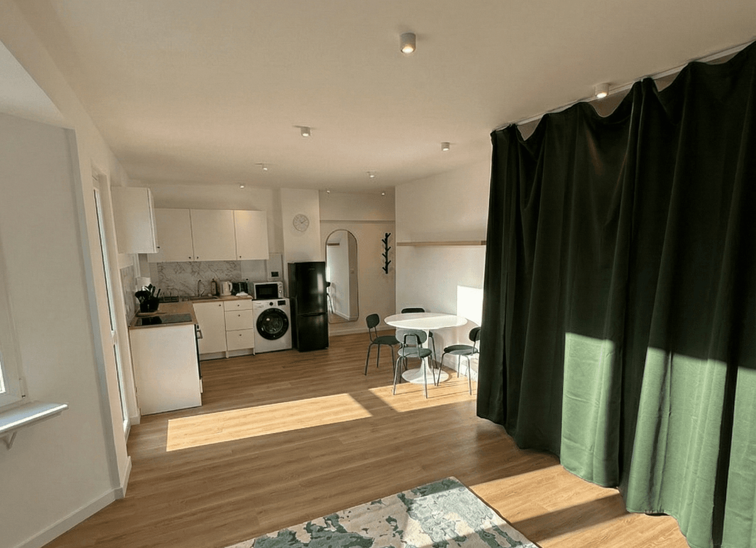 Pronájem bytu 1+kk 41 m², Luisenstraße 45, Düsseldorf, Severní Porýní-Vestfálsko Pronájem bytu 1+kk 41 m², Luisenstraße 45, Düsseldorf, Severní Porýní-Vestfálsko