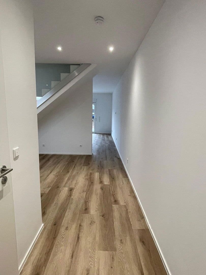 Prodej domu 153 m², pozemek 240 m², Sankt Augustin, Severní Porýní-Vestfálsko Prodej domu 153 m², pozemek 240 m², Sankt Augustin, Severní Porýní-Vestfálsko