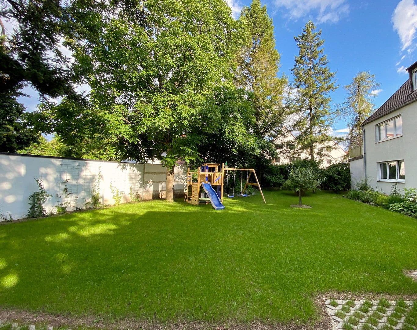 Pronájem bytu 2+1 46 m², Landsham b. Kirchheim, Bavorsko Pronájem bytu 2+1 46 m², Landsham b. Kirchheim, Bavorsko