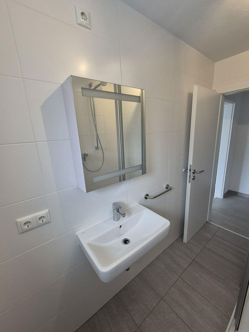 Pronájem bytu 2+1 40 m², Ostendstraße 81, Neuburg an der Donau, Bavorsko Pronájem bytu 2+1 40 m², Ostendstraße 81, Neuburg an der Donau, Bavorsko