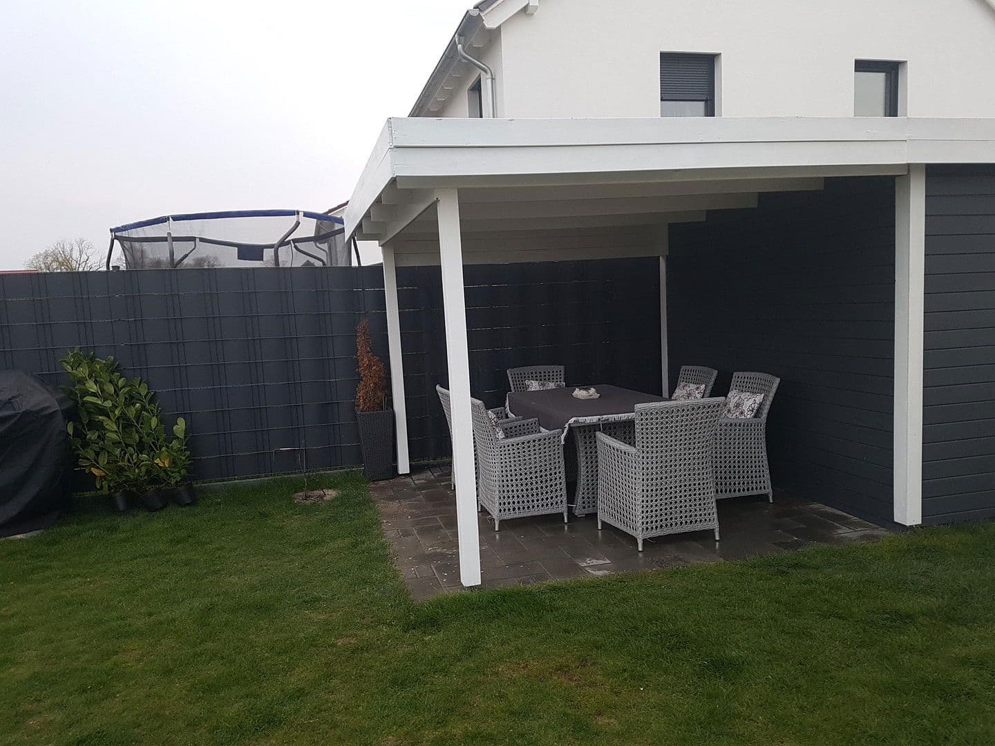 Prodej domu 180 m², pozemek 430 m², Langenhagen, Dolní Sasko Prodej domu 180 m², pozemek 430 m², Langenhagen, Dolní Sasko