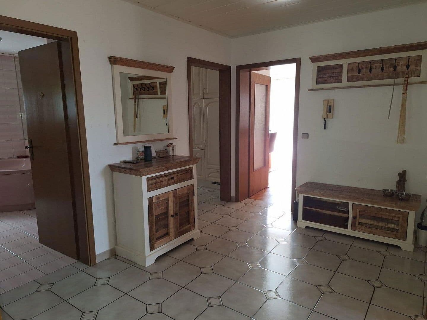 Prodej domu 238 m², pozemek 548 m², Spraitbach, Bádensko-Württembersko Prodej domu 238 m², pozemek 548 m², Spraitbach, Bádensko-Württembersko