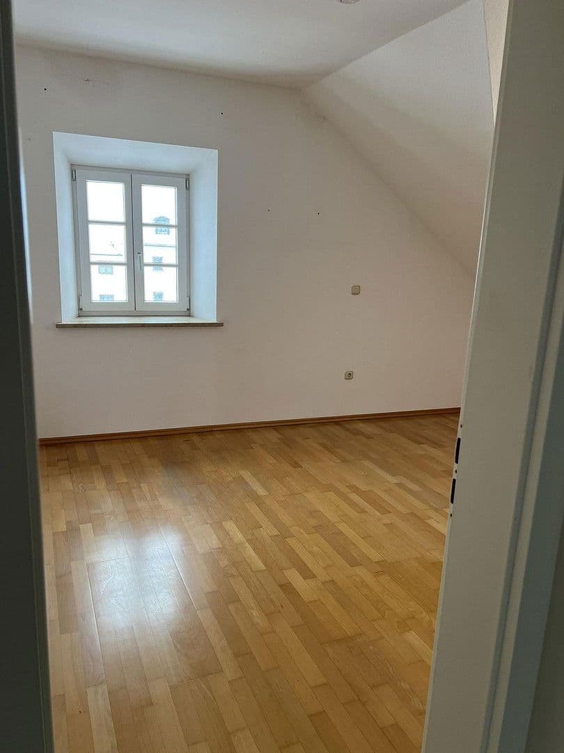 Pronájem bytu 3+kk 95 m², Stadtplatz 10, Bad Griesbach i.Rottal, Bavorsko Pronájem bytu 3+kk 95 m², Stadtplatz 10, Bad Griesbach i.Rottal, Bavorsko