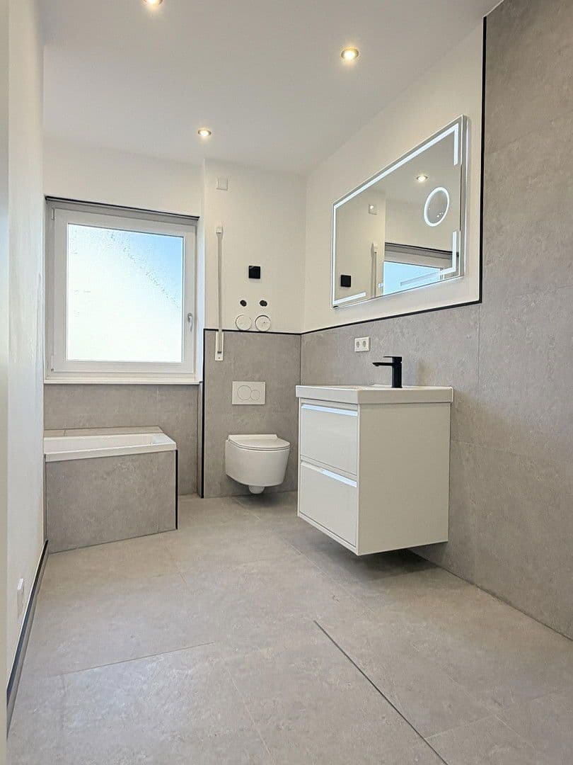 Prodej bytu 4+kk 104 m², Seukendorf, Bavorsko Prodej bytu 4+kk 104 m², Seukendorf, Bavorsko