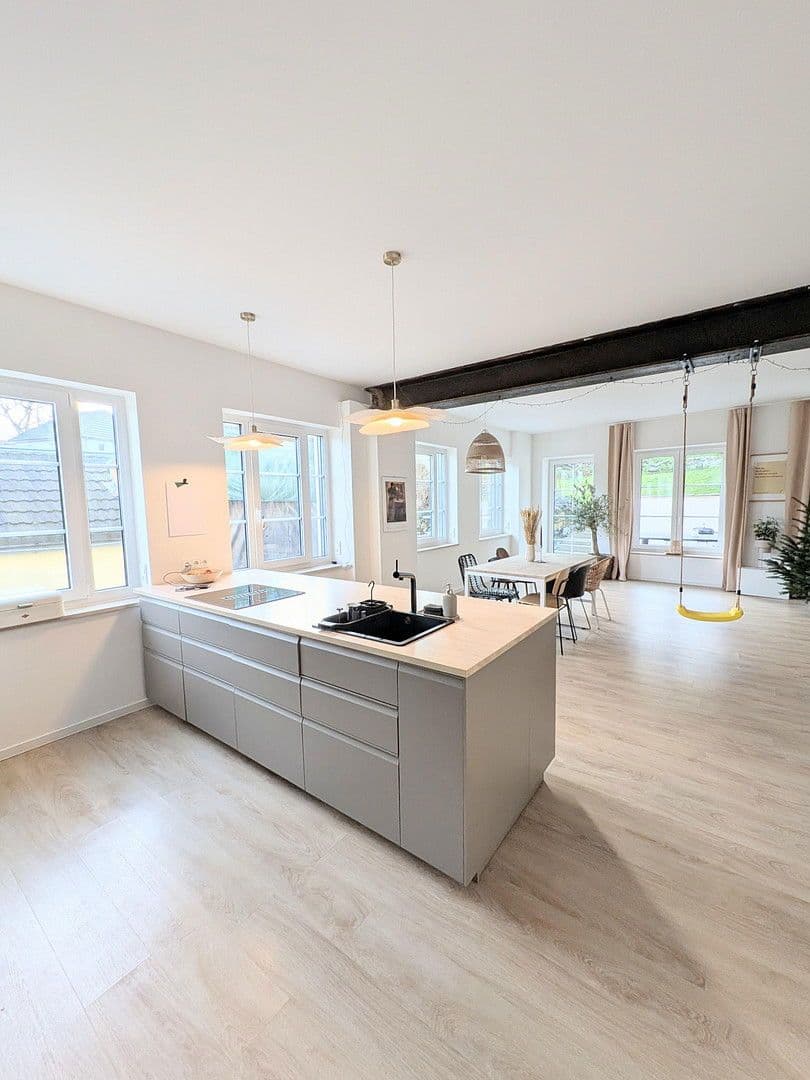 Prodej domu 261 m², pozemek 700 m², Oberfrohnaer Str. 135, Chemnitz, Sasko Prodej domu 261 m², pozemek 700 m², Oberfrohnaer Str. 135, Chemnitz, Sasko