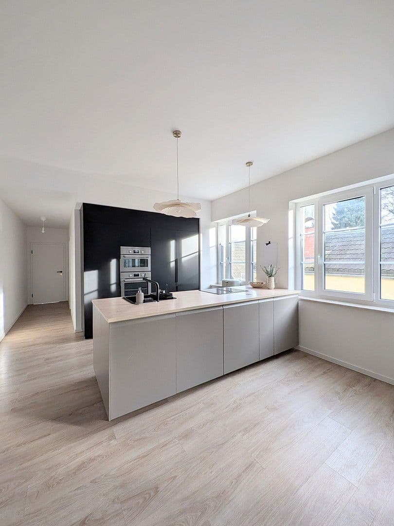 Prodej domu 261 m², pozemek 700 m², Oberfrohnaer Str. 135, Chemnitz, Sasko Prodej domu 261 m², pozemek 700 m², Oberfrohnaer Str. 135, Chemnitz, Sasko