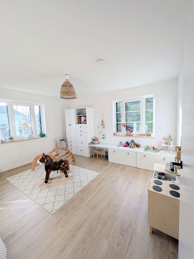 Prodej domu 261 m², pozemek 700 m², Oberfrohnaer Str. 135, Chemnitz, Sasko Prodej domu 261 m², pozemek 700 m², Oberfrohnaer Str. 135, Chemnitz, Sasko