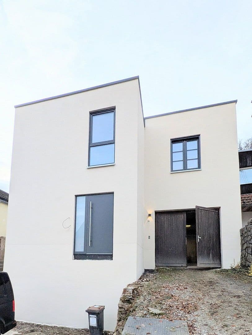 Prodej domu 261 m², pozemek 700 m², Oberfrohnaer Str. 135, Chemnitz, Sasko Prodej domu 261 m², pozemek 700 m², Oberfrohnaer Str. 135, Chemnitz, Sasko