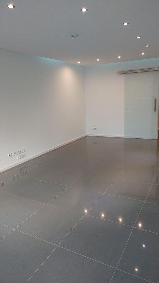 Pronájem bytu 2+1 60 m², Am Schenkenfeld 21 97209 Veitshöchheim, Veitshöchheim, Bavorsko Pronájem bytu 2+1 60 m², Am Schenkenfeld 21 97209 Veitshöchheim, Veitshöchheim, Bavorsko