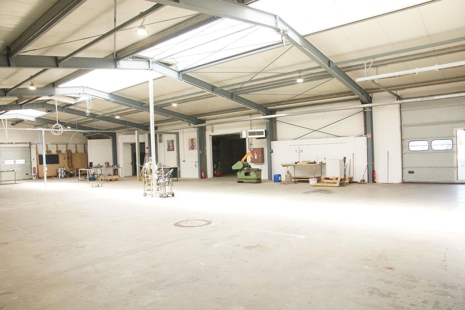 Pronájem nebytového prostoru 919 m², Hafelsstraße 205 / Ennsstraße 21, Krefeld, Severní Porýní-Vestfálsko Pronájem nebytového prostoru 919 m², Hafelsstraße 205 / Ennsstraße 21, Krefeld, Severní Porýní-Vestfálsko