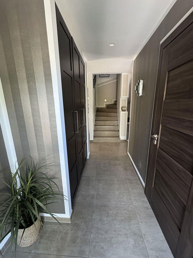 Prodej domu 240 m², pozemek 480 m², Rösrath, Severní Porýní-Vestfálsko Prodej domu 240 m², pozemek 480 m², Rösrath, Severní Porýní-Vestfálsko