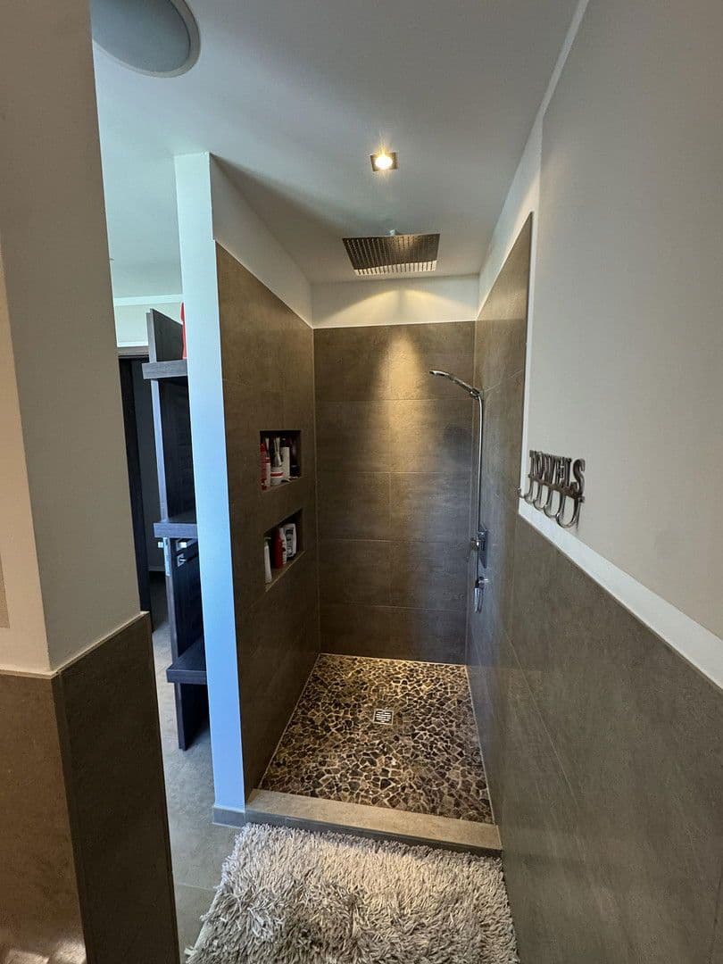 Prodej domu 240 m², pozemek 480 m², Rösrath, Severní Porýní-Vestfálsko Prodej domu 240 m², pozemek 480 m², Rösrath, Severní Porýní-Vestfálsko