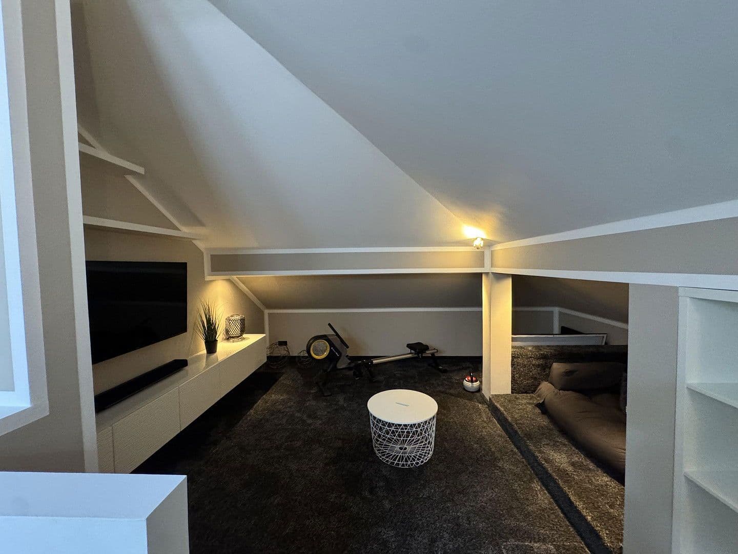 Prodej domu 240 m², pozemek 480 m², Rösrath, Severní Porýní-Vestfálsko Prodej domu 240 m², pozemek 480 m², Rösrath, Severní Porýní-Vestfálsko