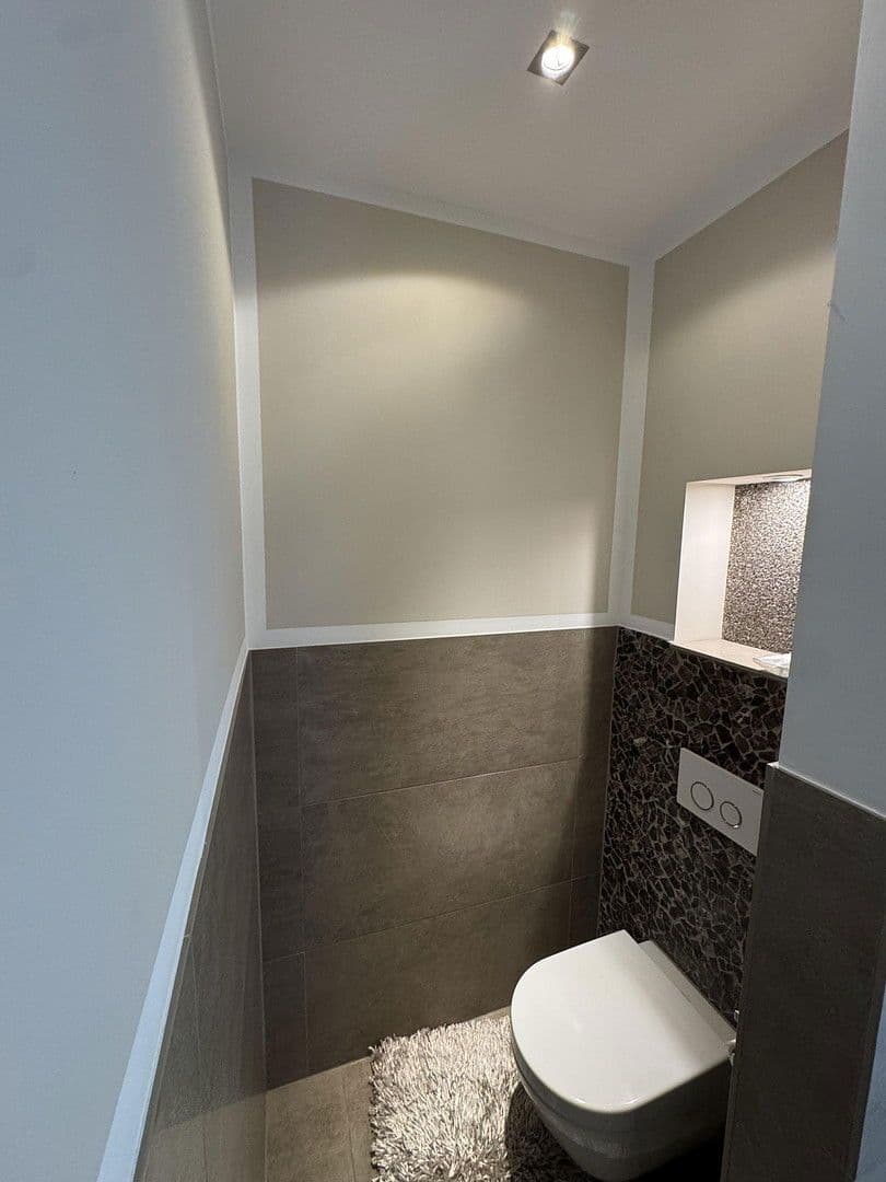 Prodej domu 240 m², pozemek 480 m², Rösrath, Severní Porýní-Vestfálsko Prodej domu 240 m², pozemek 480 m², Rösrath, Severní Porýní-Vestfálsko