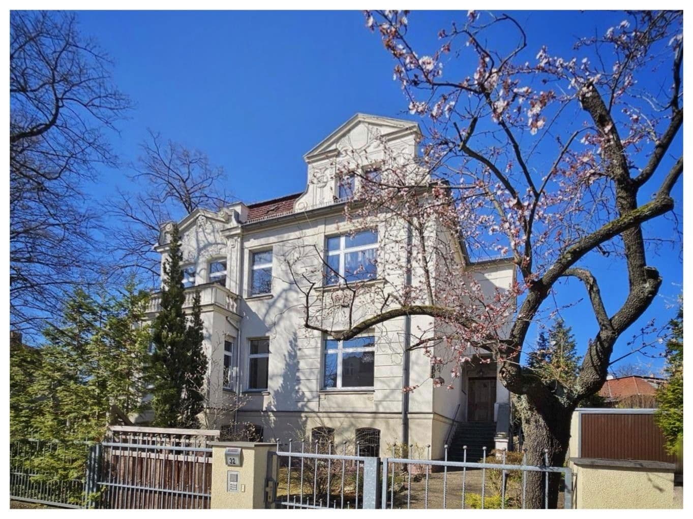 Prodej domu 453 m², pozemek 1.009 m², Berlin Lichterfelde-West, Berlín Prodej domu 453 m², pozemek 1.009 m², Berlin Lichterfelde-West, Berlín