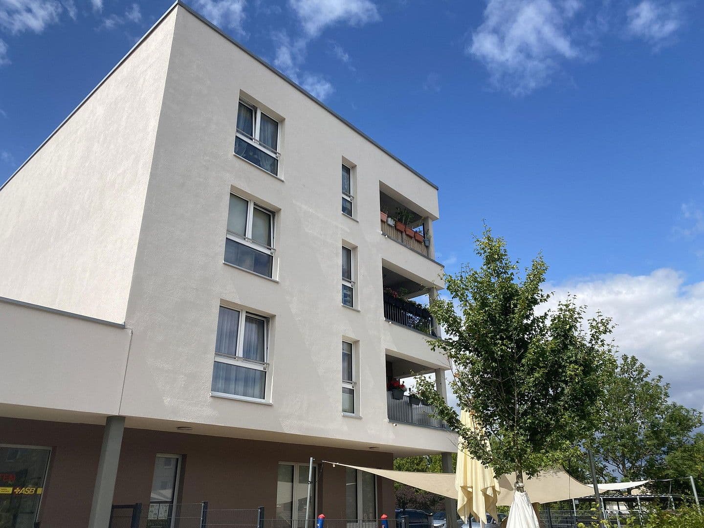 Pronájem bytu 2+1 93 m², Ernst Haeckel Straße 17-18, Erfurt, Durynsko Pronájem bytu 2+1 93 m², Ernst Haeckel Straße 17-18, Erfurt, Durynsko