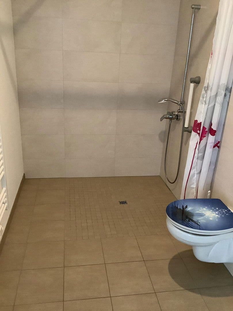 Pronájem bytu 2+1 93 m², Ernst Haeckel Straße 17-18, Erfurt, Durynsko Pronájem bytu 2+1 93 m², Ernst Haeckel Straße 17-18, Erfurt, Durynsko