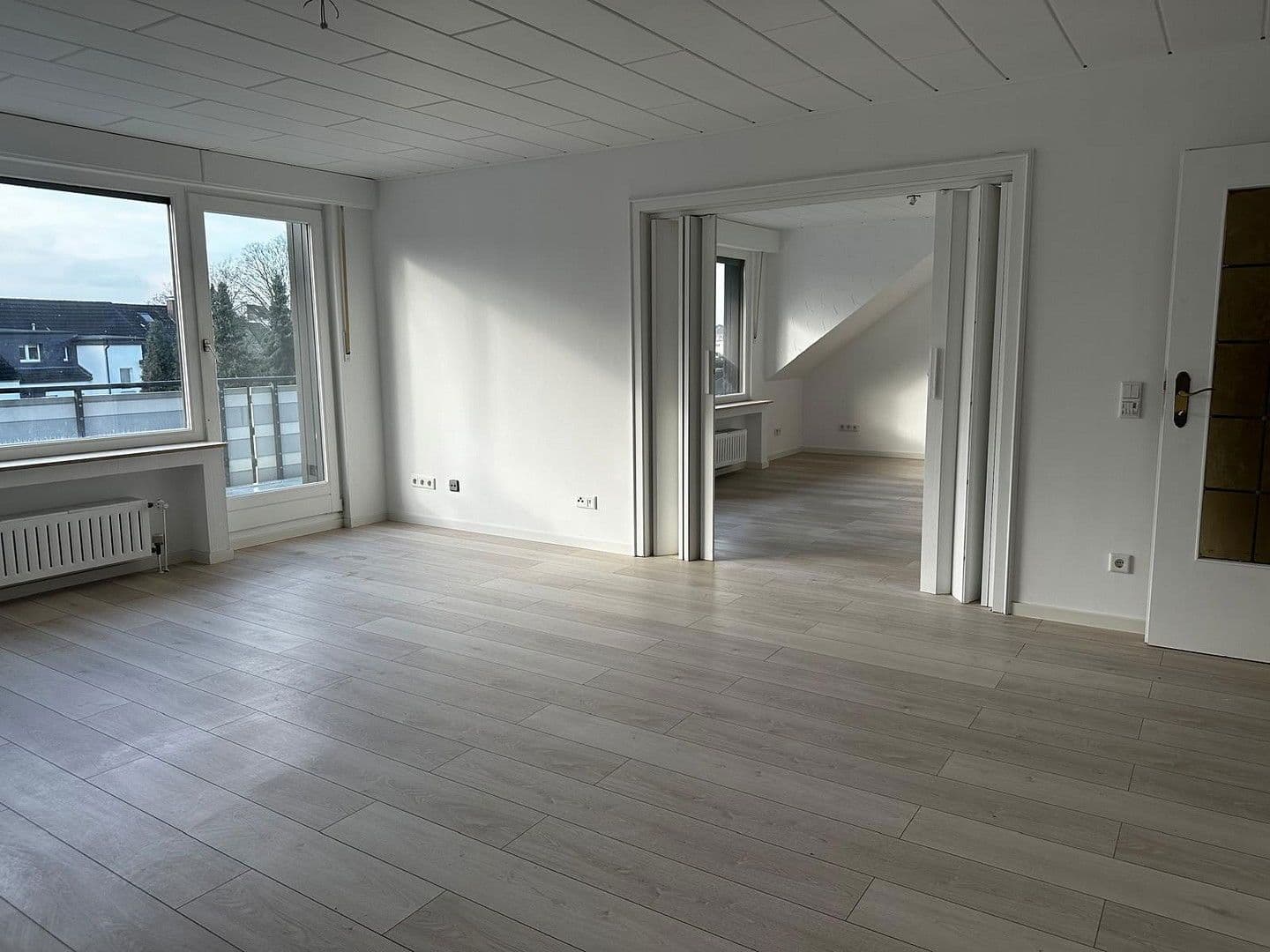 Prodej bytu 4+1 117 m², Oberhausen, Severní Porýní-Vestfálsko Prodej bytu 4+1 117 m², Oberhausen, Severní Porýní-Vestfálsko
