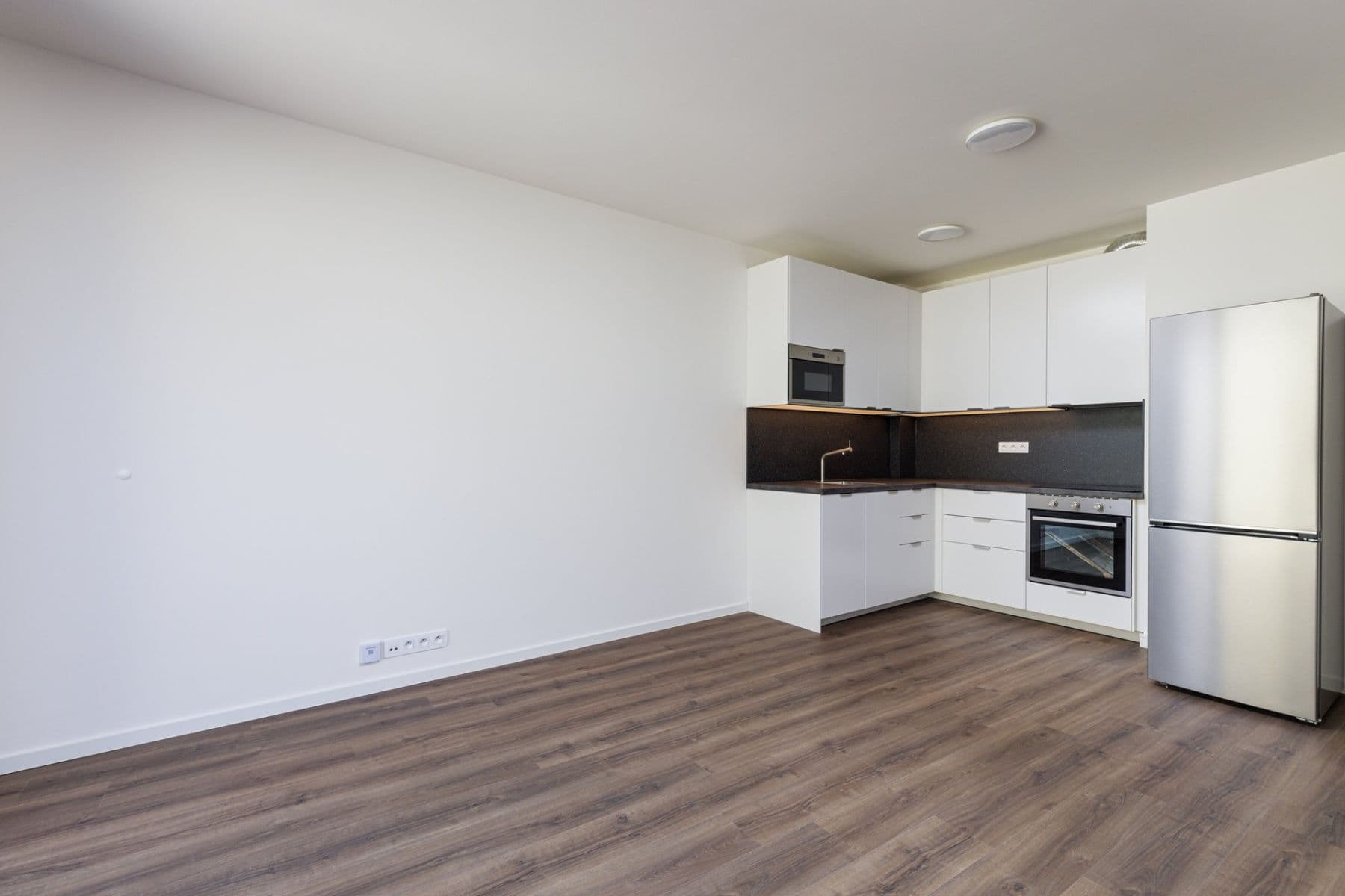 Pronájem bytu 2+kk 50 m², V domově, Praha, Praha Pronájem bytu 2+kk 50 m², V domově, Praha, Praha