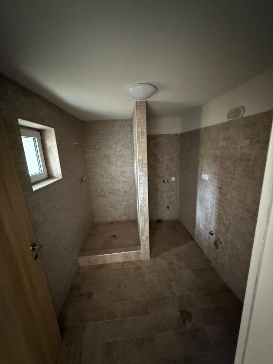 Prodej domu 300 m², pozemek 902 m², Na Ovčičkách, Hradištko, Středočeský kraj Prodej domu 300 m², pozemek 902 m², Na Ovčičkách, Hradištko, Středočeský kraj