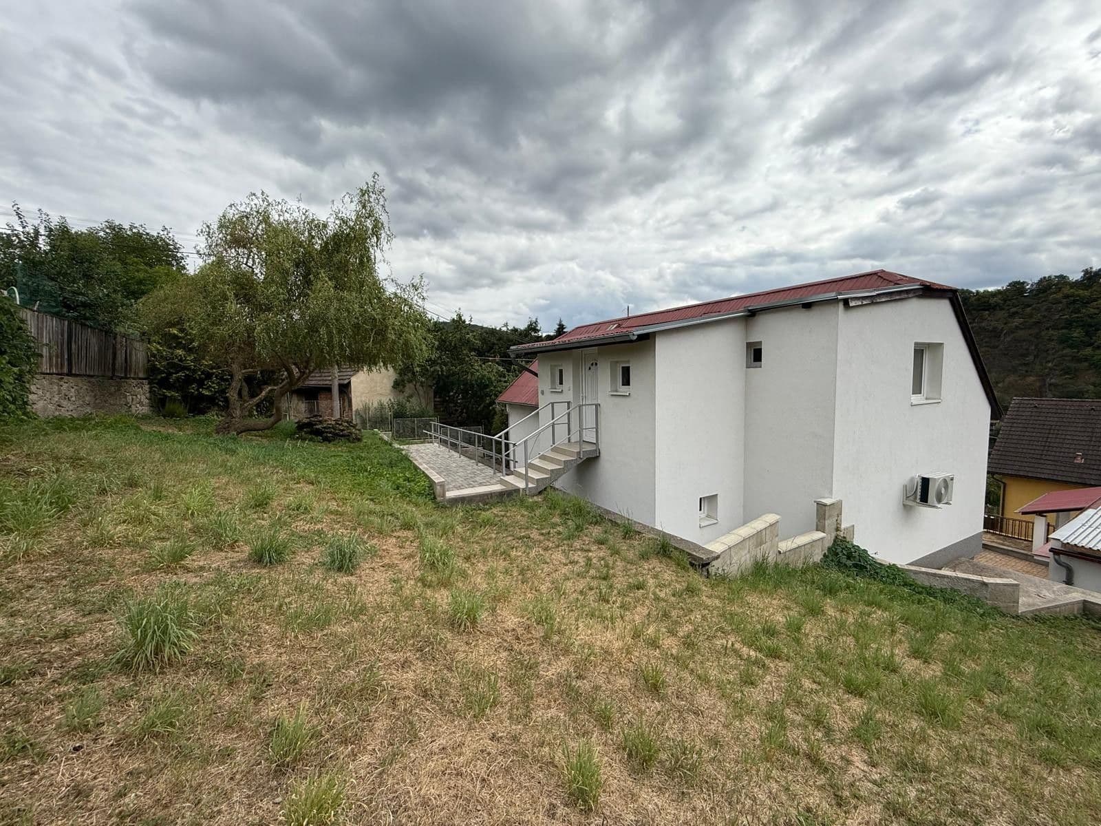 Prodej domu 300 m², pozemek 902 m², Na Ovčičkách, Hradištko, Středočeský kraj Prodej domu 300 m², pozemek 902 m², Na Ovčičkách, Hradištko, Středočeský kraj