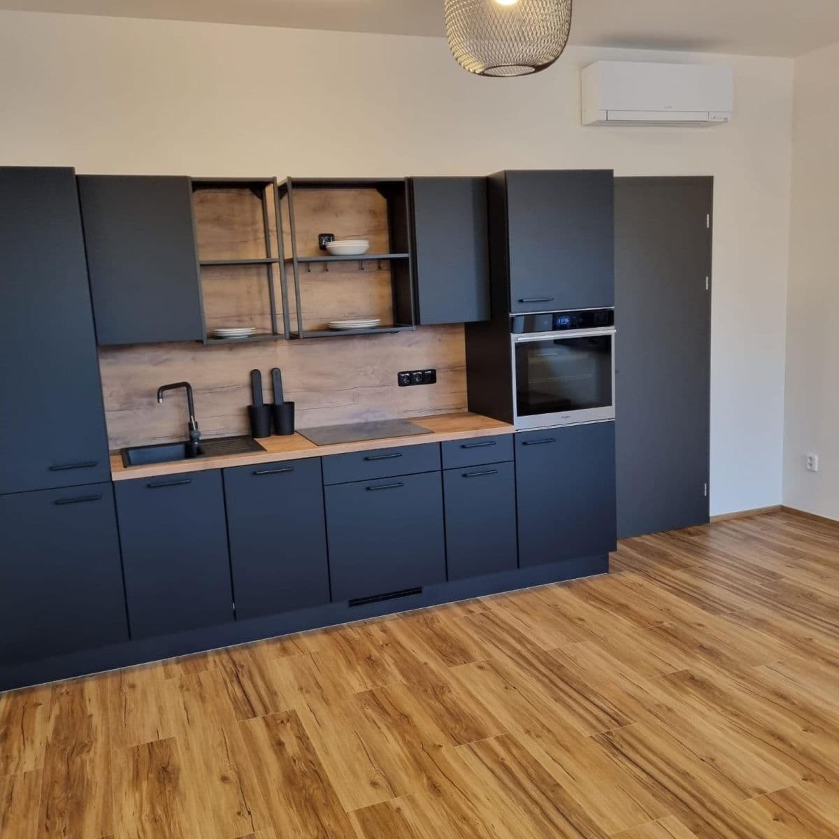 Pronájem bytu 1+kk 34 m², V Pitkovičkách, Praha, Praha Pronájem bytu 1+kk 34 m², V Pitkovičkách, Praha, Praha