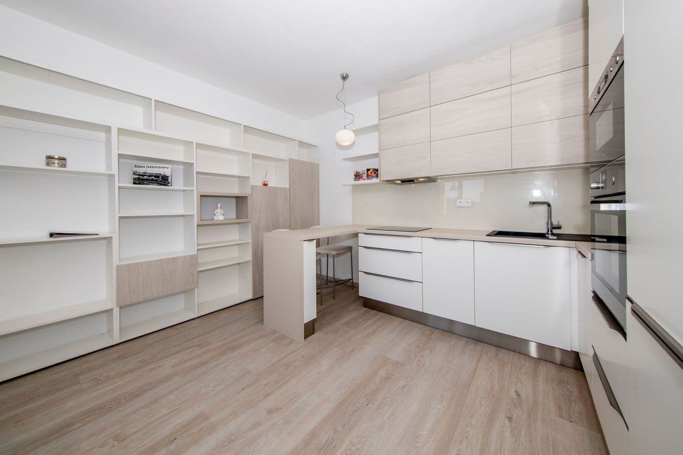 Pronájem bytu 2+kk 47 m², Hartigova, Praha, Praha Pronájem bytu 2+kk 47 m², Hartigova, Praha, Praha