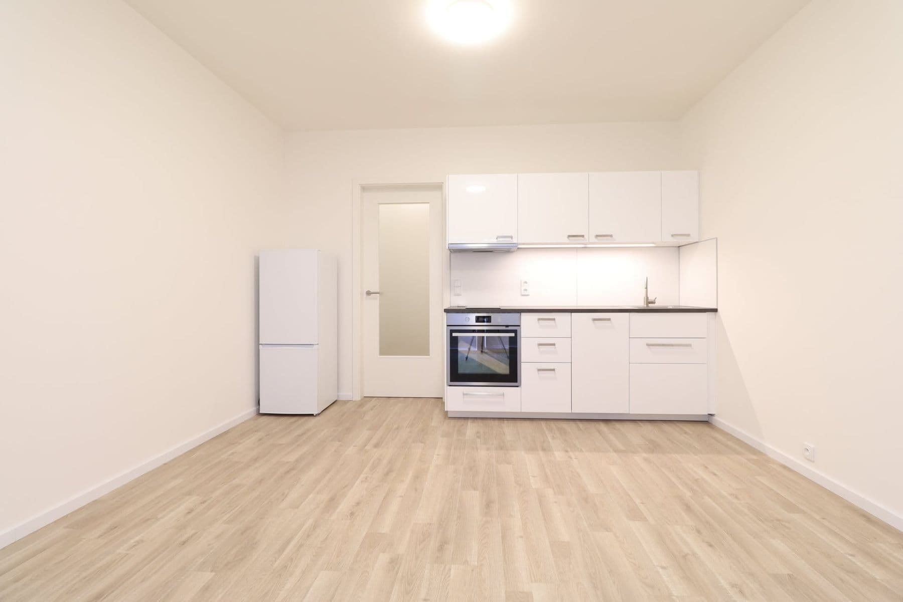 Pronájem bytu 1+kk 25 m², Novovysočanská, Praha, Praha Pronájem bytu 1+kk 25 m², Novovysočanská, Praha, Praha
