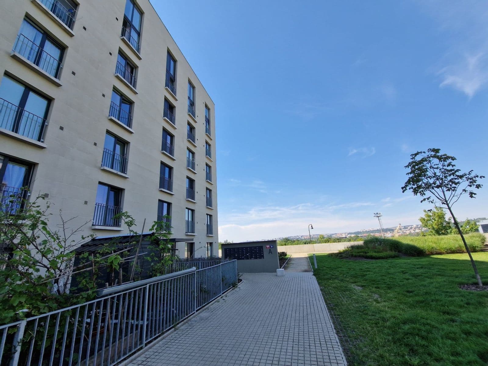 Pronájem bytu 1+kk 25 m², Novovysočanská, Praha, Praha Pronájem bytu 1+kk 25 m², Novovysočanská, Praha, Praha