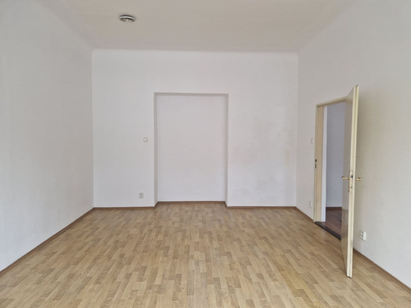 Pronájem bytu 2+1 57 m², Plzeňská, Praha, Praha Pronájem bytu 2+1 57 m², Plzeňská, Praha, Praha