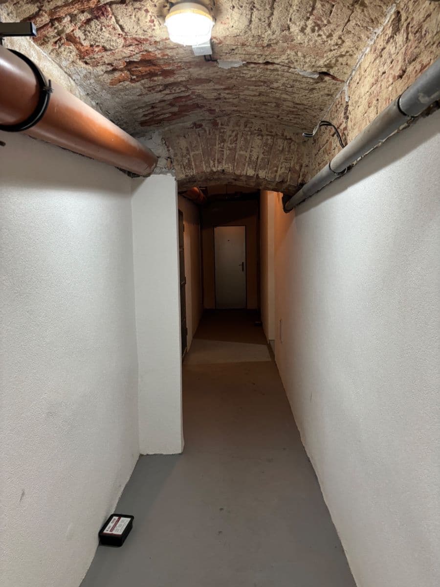 Pronájem nebytového prostoru 4 m², U Rajské zahrady, Praha, Praha Pronájem nebytového prostoru 4 m², U Rajské zahrady, Praha, Praha