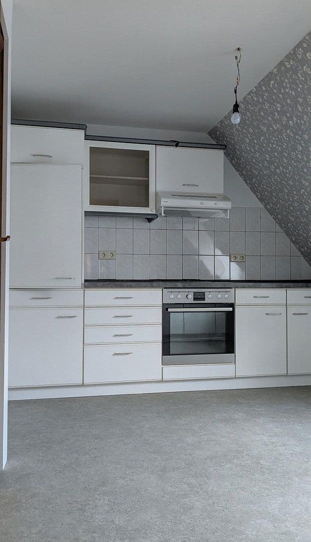 Pronájem bytu 3+1 76 m², Sonneberg, Durynsko Pronájem bytu 3+1 76 m², Sonneberg, Durynsko