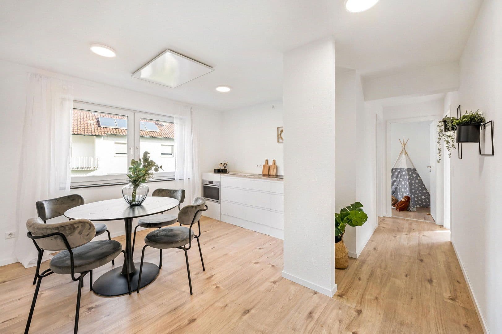 Pronájem bytu 4+1 78 m², Breslauer Straße 1, Bad Wimpfen, Bádensko-Württembersko Pronájem bytu 4+1 78 m², Breslauer Straße 1, Bad Wimpfen, Bádensko-Württembersko