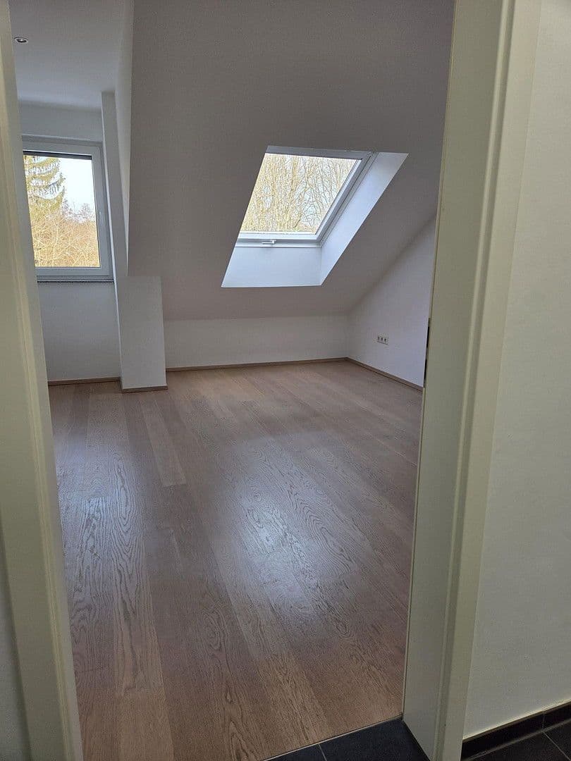 Prodej bytu 4+1 109 m², Neukronenberger Str. 59, Leverkusen, Severní Porýní-Vestfálsko Prodej bytu 4+1 109 m², Neukronenberger Str. 59, Leverkusen, Severní Porýní-Vestfálsko