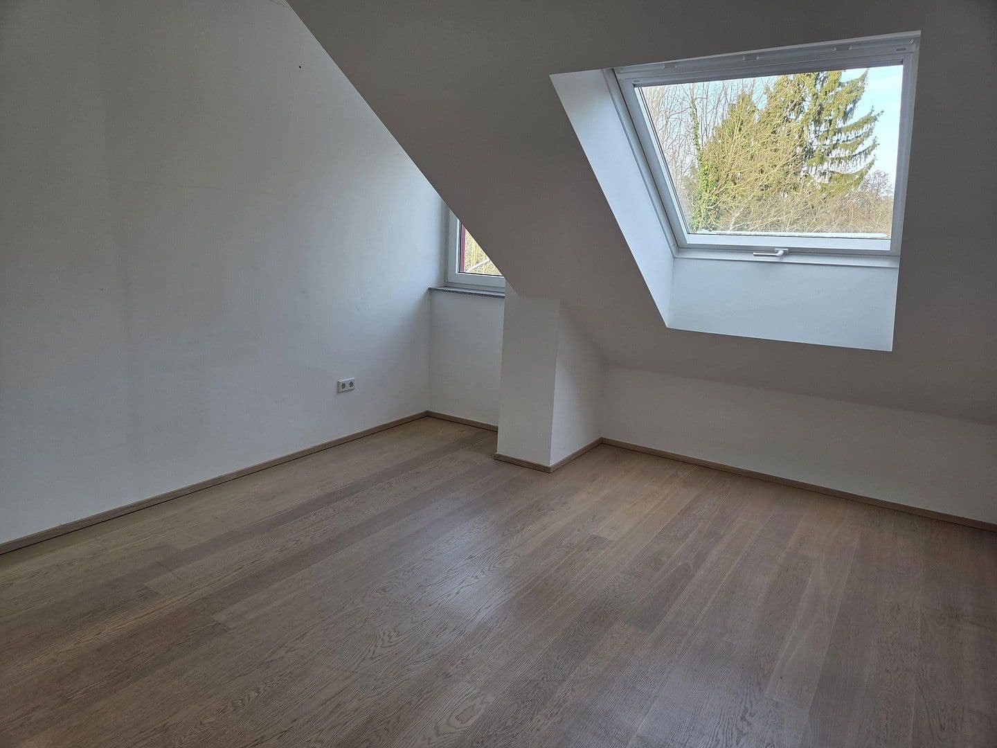 Prodej bytu 4+1 109 m², Neukronenberger Str. 59, Leverkusen, Severní Porýní-Vestfálsko Prodej bytu 4+1 109 m², Neukronenberger Str. 59, Leverkusen, Severní Porýní-Vestfálsko