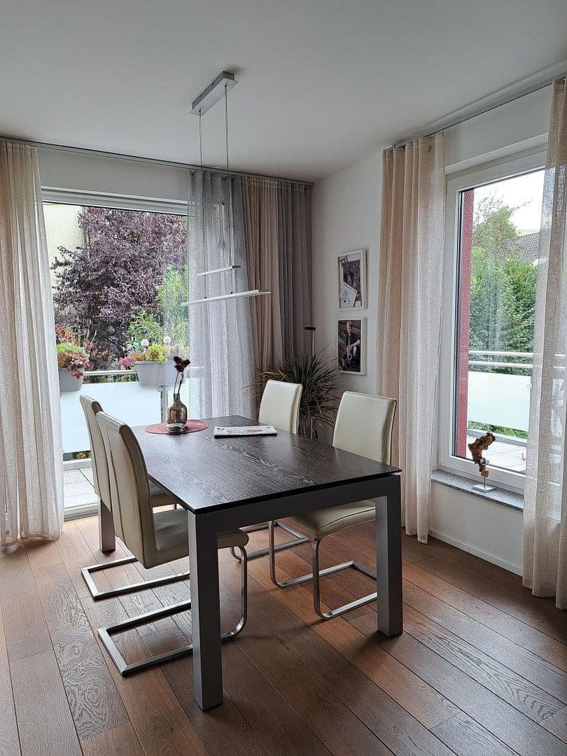 Prodej bytu 4+1 109 m², Neukronenberger Str. 59, Leverkusen, Severní Porýní-Vestfálsko Prodej bytu 4+1 109 m², Neukronenberger Str. 59, Leverkusen, Severní Porýní-Vestfálsko