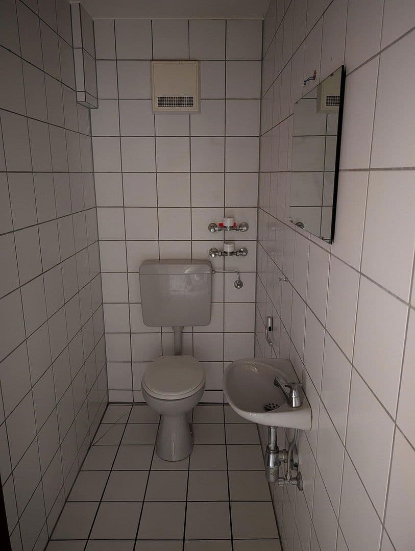 Pronájem bytu 2+1 64 m², Nürtingen, Bádensko-Württembersko Pronájem bytu 2+1 64 m², Nürtingen, Bádensko-Württembersko