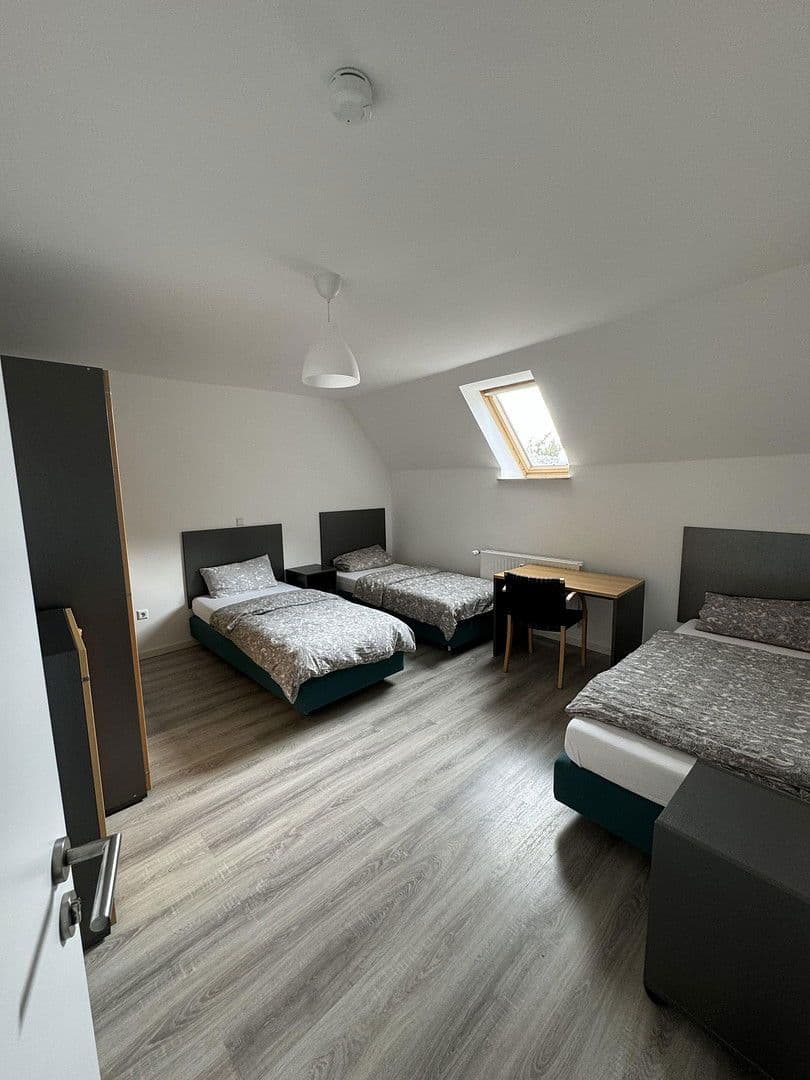 Prodej domu 485 m², pozemek 946 m², Steinhauerstr. 72, Springe, Dolní Sasko Prodej domu 485 m², pozemek 946 m², Steinhauerstr. 72, Springe, Dolní Sasko