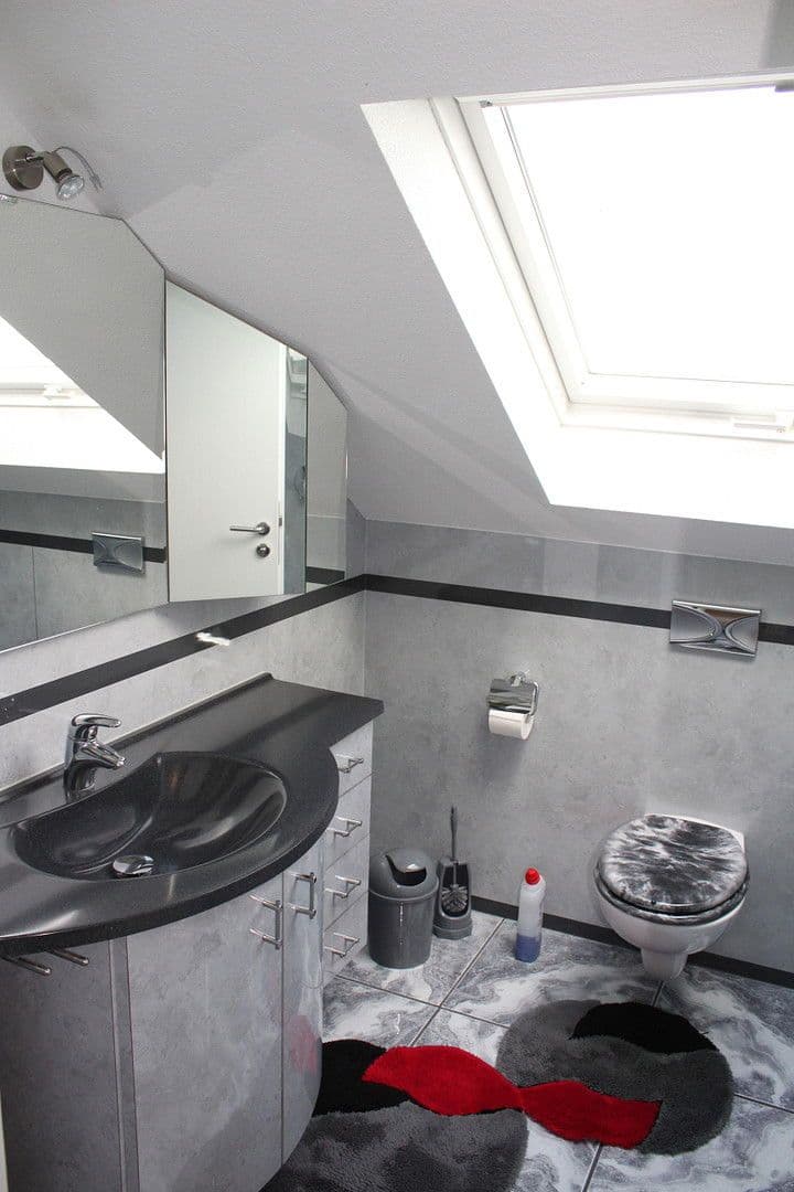 Pronájem bytu 2+kk 55 m², Kusterdingen, Bádensko-Württembersko Pronájem bytu 2+kk 55 m², Kusterdingen, Bádensko-Württembersko