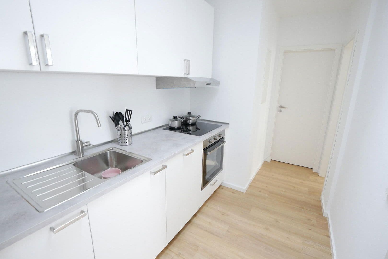 Pronájem bytu 20 m², Stuttgart, Bádensko-Württembersko Pronájem bytu 20 m², Stuttgart, Bádensko-Württembersko