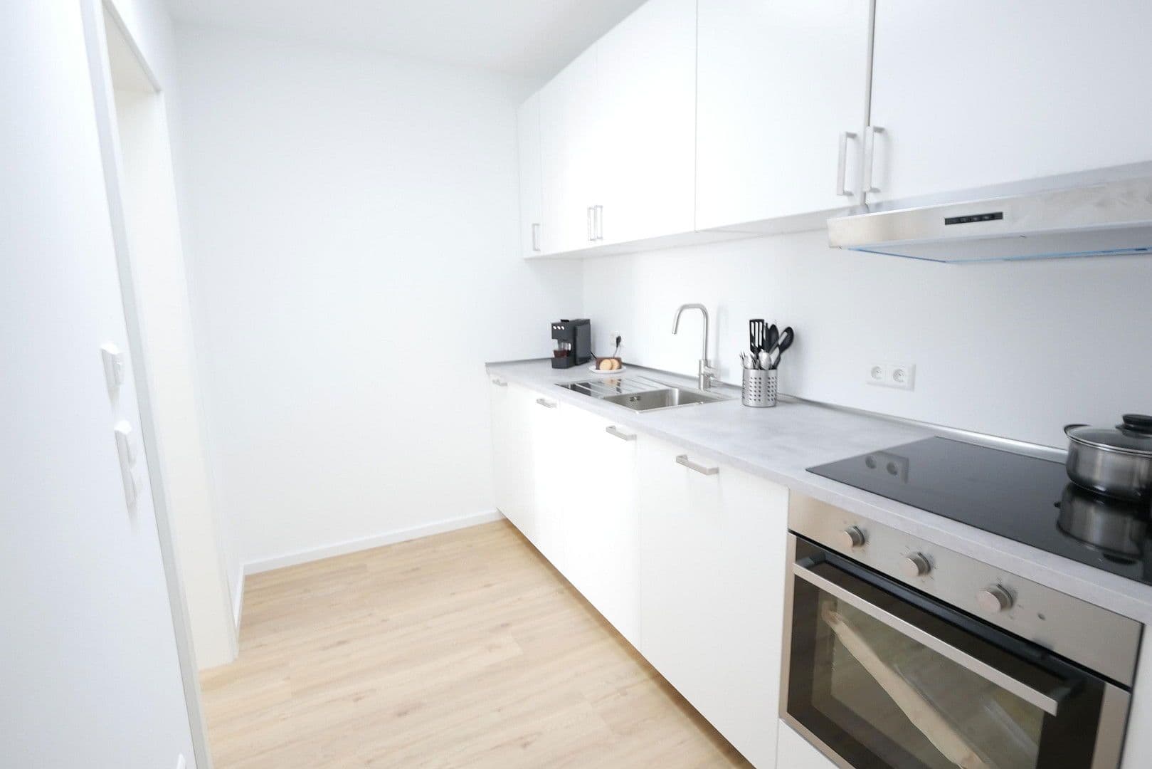 Pronájem bytu 20 m², Stuttgart, Bádensko-Württembersko Pronájem bytu 20 m², Stuttgart, Bádensko-Württembersko