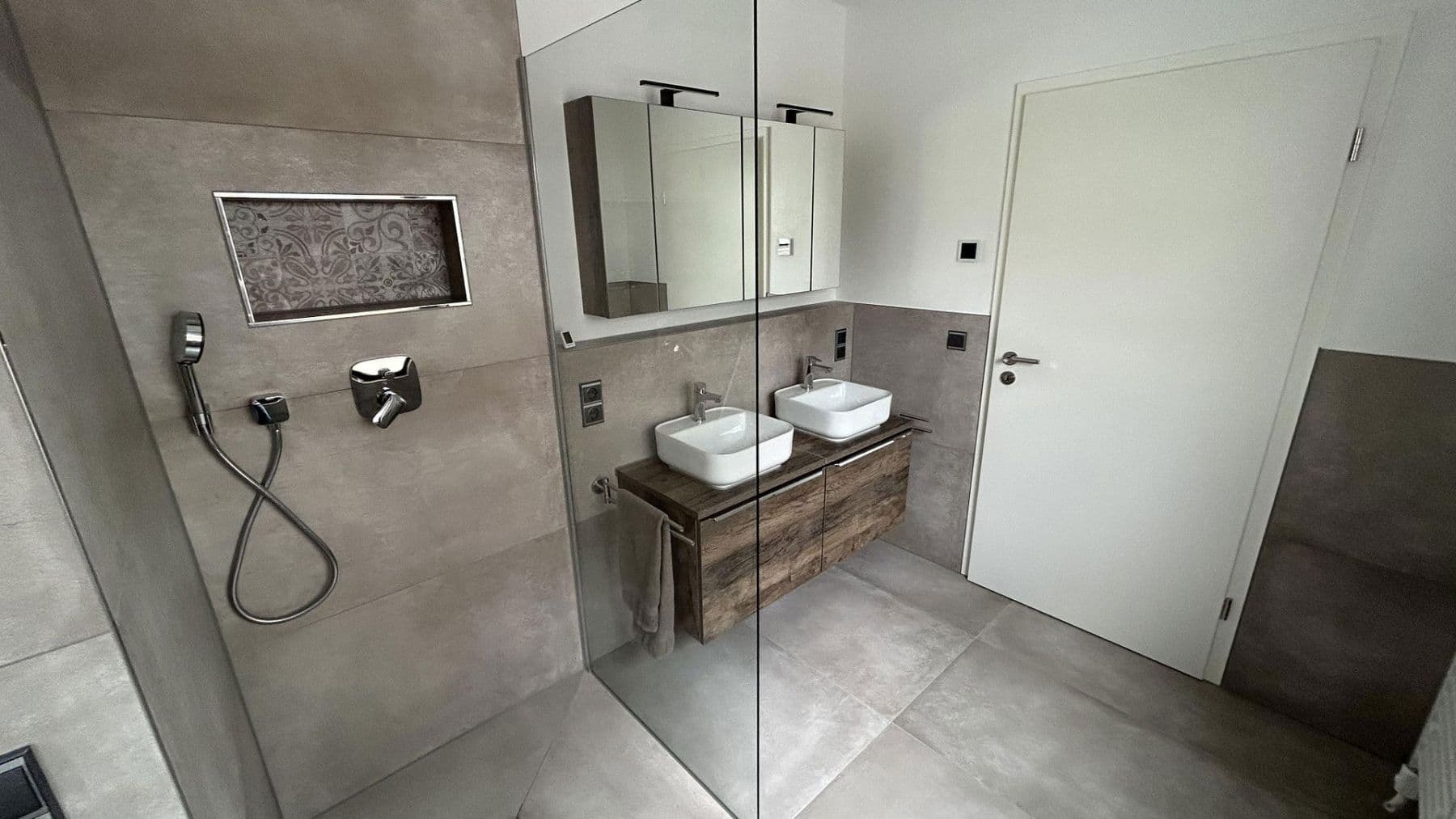 Pronájem bytu 3+1 78 m², Löwenburgstr.13, Hennef (Sieg), Severní Porýní-Vestfálsko Pronájem bytu 3+1 78 m², Löwenburgstr.13, Hennef (Sieg), Severní Porýní-Vestfálsko