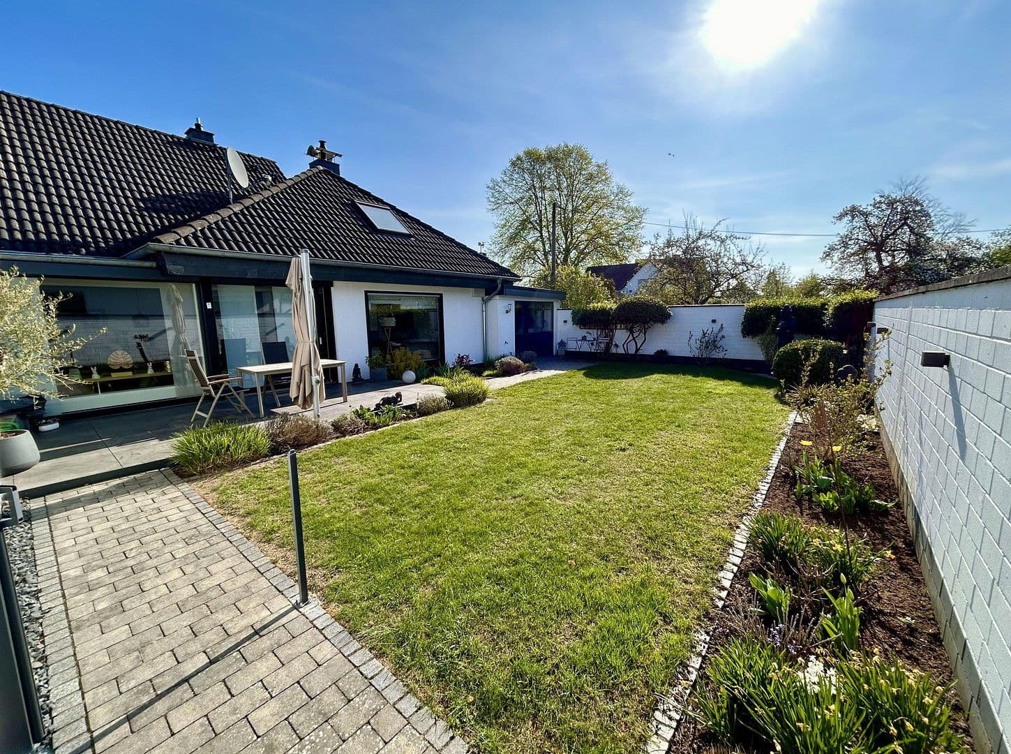 Pronájem bytu 3+1 78 m², Löwenburgstr.13, Hennef (Sieg), Severní Porýní-Vestfálsko Pronájem bytu 3+1 78 m², Löwenburgstr.13, Hennef (Sieg), Severní Porýní-Vestfálsko