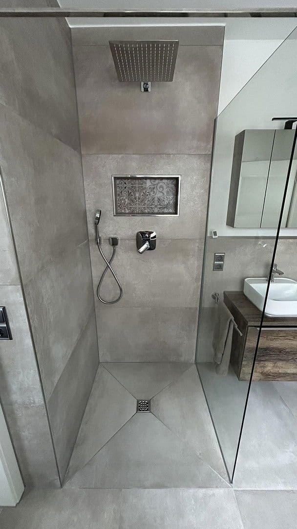 Pronájem bytu 3+1 78 m², Löwenburgstr.13, Hennef (Sieg), Severní Porýní-Vestfálsko Pronájem bytu 3+1 78 m², Löwenburgstr.13, Hennef (Sieg), Severní Porýní-Vestfálsko